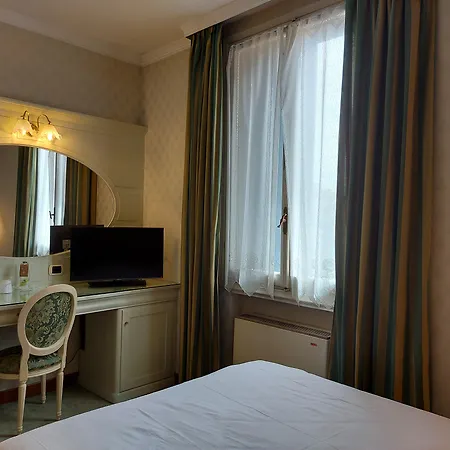 Phi Canalgrande Отель 4*