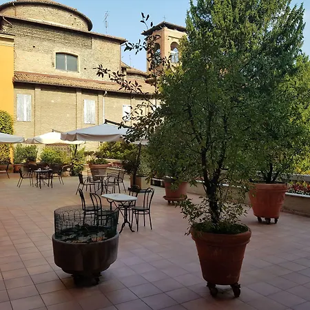 Phi Canalgrande 4* Модена