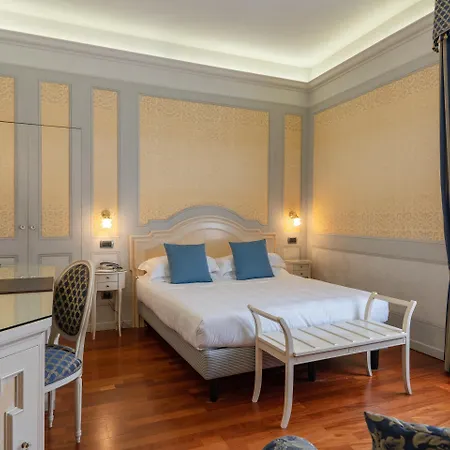 Phi Canalgrande Hotel 4*