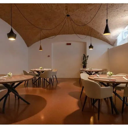 Отель Phi Canalgrande Модена