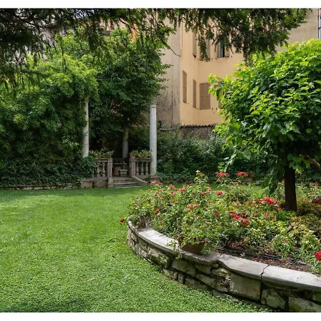 Phi Canalgrande Hotel Modène