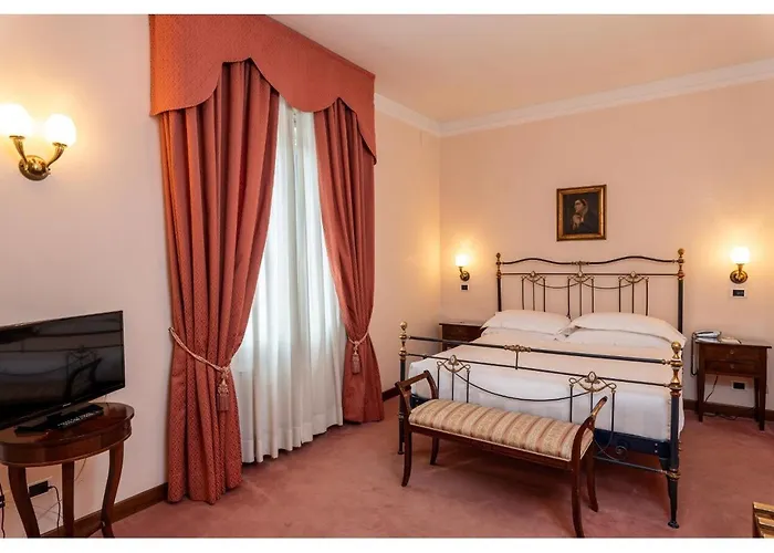 Отель Phi Canalgrande 4*