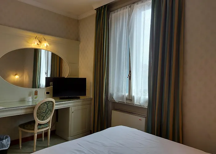 Phi Canalgrande Отель 4*